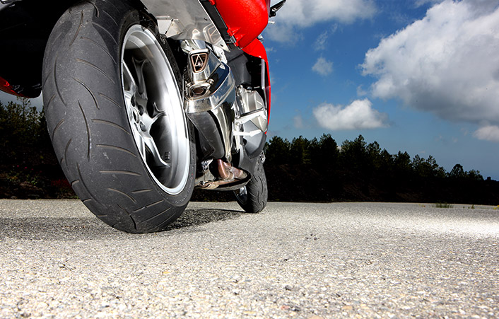 Metzeler_Roadtec_Z8_rear_1