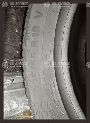Continental UltraContact 215/65 R16 98H