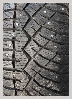 Nitto Therma Spike 235/50 R18 101T
